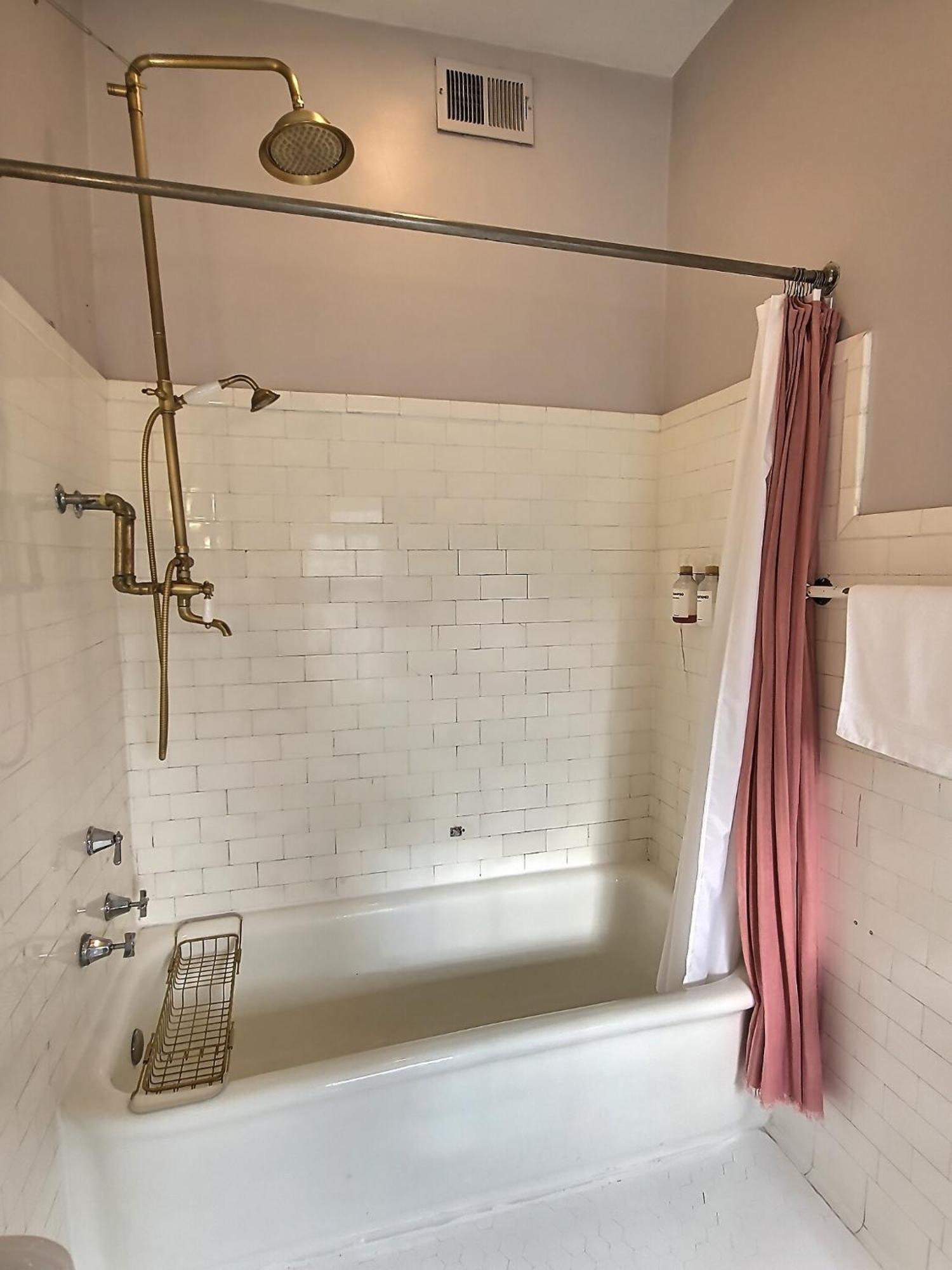 The Kings Throne Inn And Guest House Toledo Exterior photo